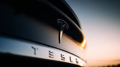 Рыночная стоимость компании Tesla превысила $1 трлн