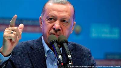 Президент Турции отказался от намерения выслать послов западных стран