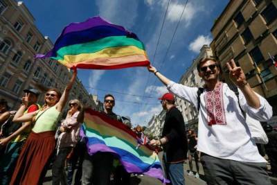 От Киева требуют назначить в высшее руководство страны кого-нибудь из ЛГБТ