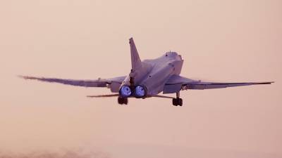 Два бомбардировщика Ту-22М3 совершили плановый полёт над Чёрным морем