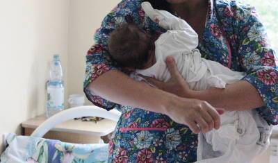 Кормящим мамам Башкирии разрешили прививки от COVID-19 без клинических исследований