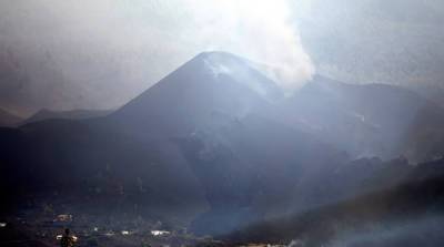 Уровень земли на Пальме, где извергается вулкан, поднялся за сутки на 10 см