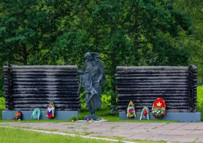 Следователи ищут вандалов, испортивших мемориал в Тверской области