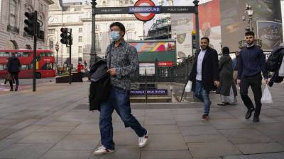 В Британии за сутки выявили порядка 41 тысячи случаев коронавируса