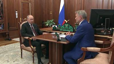 Владимир Путин встретился с главой крупнейшего банка страны
