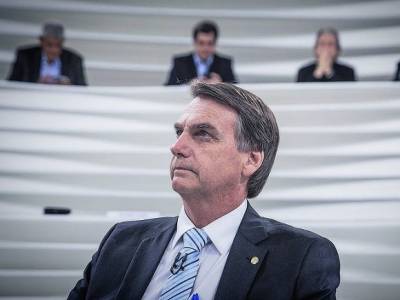 Бразильские сенаторы одобрили обвинения против президента Болсонару