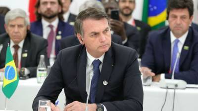 Бразильские сенаторы обвинили президента в провале борьбы с коронавирусом