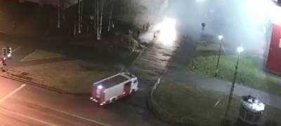 Автомобиль загорелся на парковке в гипермаркете Петрозаводска (ВИДЕО)