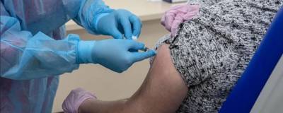 Две бизнес-ассоциации предложили властям сделать вакцинацию обязательной