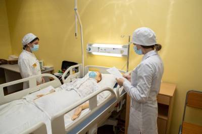 Бюджетных мест в Сахалинском медицинском колледже стало больше