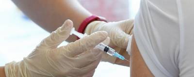 Врачей, замешанных в торговле сертификатами о вакцинации, будут увольнять на Кубани