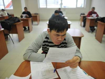 Узбекистан и Россия намерены увеличить число обучающих центров для мигрантов. Сегодня они работают в пяти городах РФ