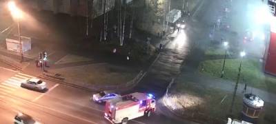 Спасатели сообщили подробности пожара в машине на парковке «Магнита» в Петрозаводске