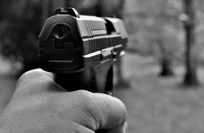 В Башкирии мужчина устроил разборки со стрельбой у ночного клуба