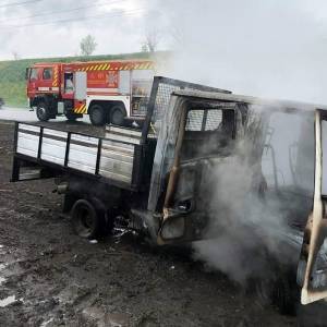 В Запорожской области на ходу загорелся грузовик