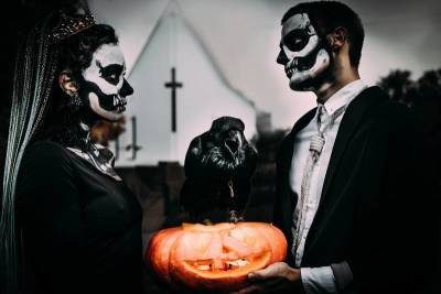 История праздника Хэллоуин 31 октября, его традиции и приметы
