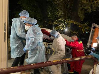 В Одессе врачи всю ночь эвакуировали пациентов с COVID-19 из больницы — закончился кислород