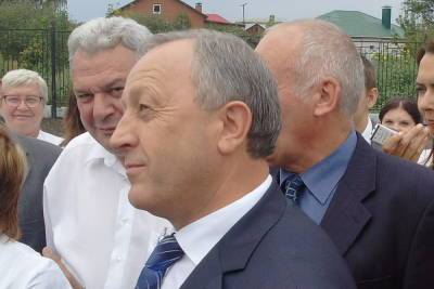 Валерий Радаев признался, какая у него зарплата и заявил, что слагает с себя полномочия губернатора Саратовской области