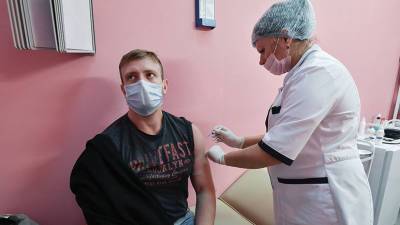 «Изучено в доклинических исследованиях»: в России одобрили одновременное применение «Спутника Лайт» и вакцины от гриппа