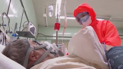 В России опять максимум смертей от COVID. В больницах не хватает коек
