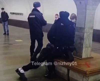 Жителя Дзержинска задержала полиция в нижегородском метро за отсутствие маски
