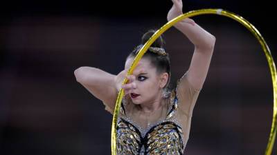 Дина Аверина выиграла золото в упражнениях с обручем на ЧМ-2021