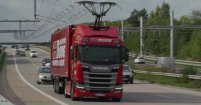 Подобно троллейбусу: в Германии тестируют необычные грузовые электрокары (видео)