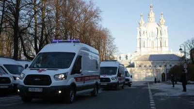 Число госпитализаций с COVID в Петербурге вновь превысило отметку в 500