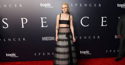 Кристен Стюарт пришла на премьеру фильма "Спенсер" в Лос-Анджелесе в платье Chanel