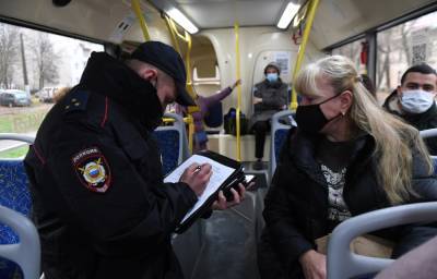 В Тверской области десятки человек получили штрафы за проезд в автобусах без масок