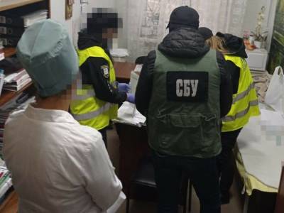В Сумской области семейные врачи незаконно вмешивались в базы данных Минздрава для подделки COVID-сертификатов – СБУ