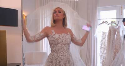 Пэрис Хилтон показала, как выбирает свадебное платье