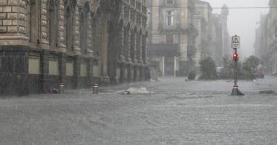 На Сицилии в результате жестоких штормов затоплен город Катания, есть погибшие