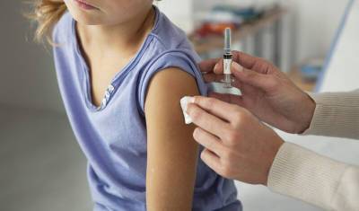 Лучше поздно, чем никогда: в США уже готовы вакцины для детей, Россия не торопится