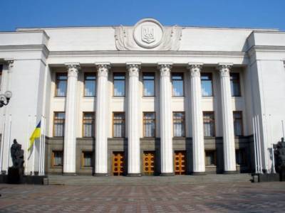 В Верховной Раде предлагают запретить вход в здание парламента невакцинированным
