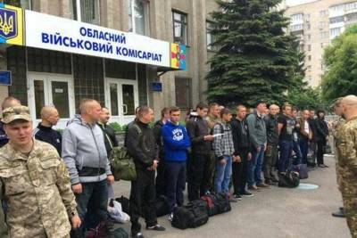 На Украине призывник пытался сбежать, выпрыгнув из окна военкомата