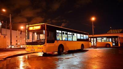 Локдаун переведёт работу автобусов в Петербурге на график выходных дней