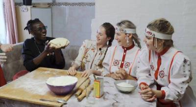 Негр из Конго приехал в чувашскую деревню, чтобы поесть национальных блюд и научиться танцевать - pg21.ru - респ. Чувашия - Пермский край - Конго - Пермская обл.