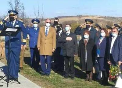 Режим Санду ставит памятники румынским нацистам на костях их жертв