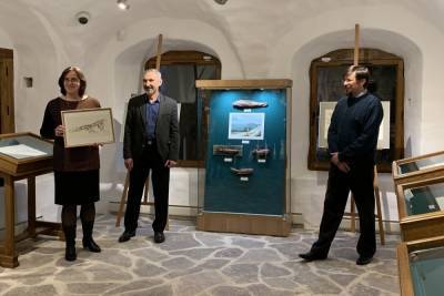Петербургский художник открыл в Пскове свою выставку «Волнение»