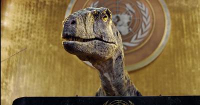 Динозавр с трибуны ООН призвал не искать оправданий изменениям климата (ВИДЕО)