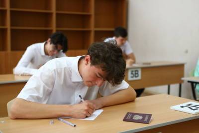 Астраханские семьи могут получить школьные выплаты