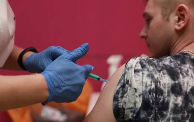 Липчан, желающих вакцинироваться, стало больше как в поликлиниках, так и в мобильных пунктах