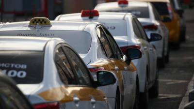 «Яндекс» рассказал о росте доходов таксистов и таксопарков