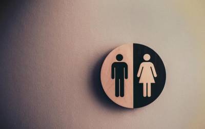 В Мариуполе в общественный туалет пускают только с сертификатом