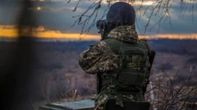Война на Донбассе: новые обстрелы, погиб военный