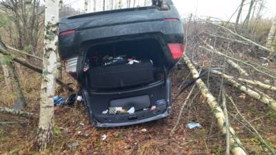В Тверской области водитель BMW бросил на месте ДТП пострадавших мужчину и ребенка и сбежал