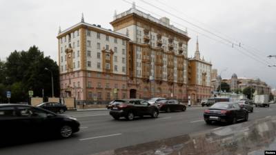 Россия ограничит работу посольства США в Москве