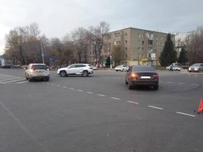 В Рязани на Черновицкой столкнулись Lada Vesta и Hyundai Tucson