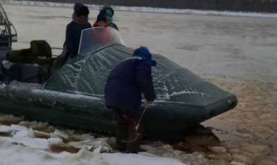 На Ямале потерялся мужчина с тремя детьми на сломанной лодке